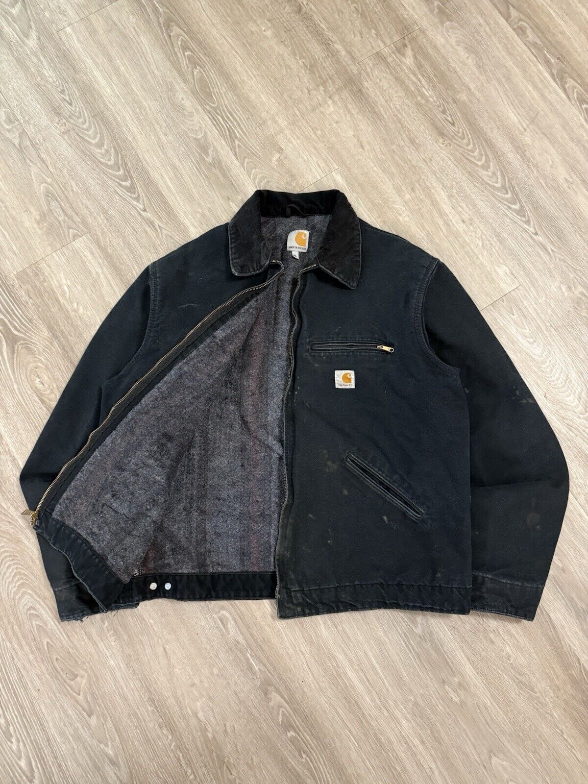 Vintage Carhartt J001 BLK Black Detroit Jacket – XL Rugged Warmth with Classic Charm!